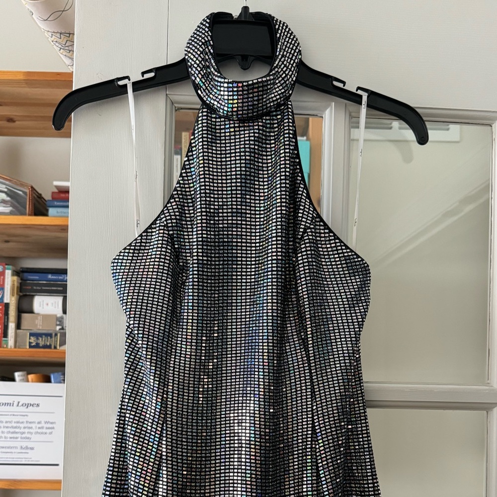 NWOT Lulus Striking Glow Iridescent Silver Sequin Halter Bodycon Dress, SzM - Picture 5 of 5
